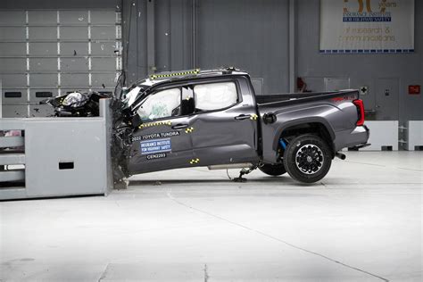 toyota tundra top safety pick up